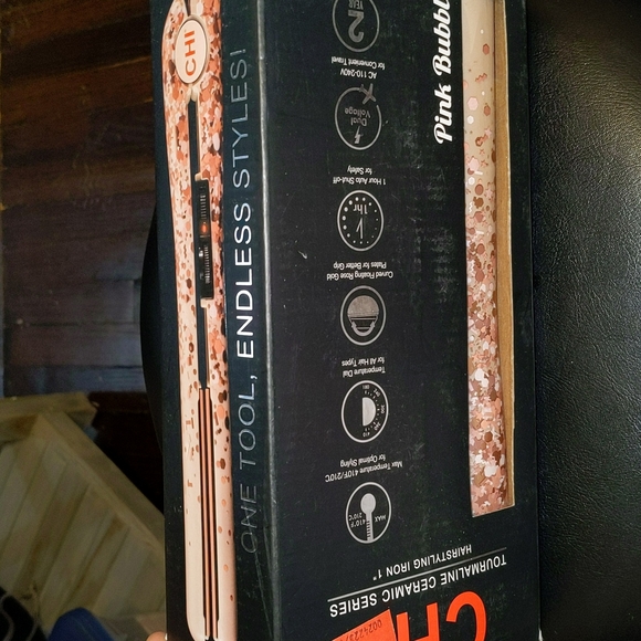 CHI tourmaline ceramic series hairstyling iron 1" in pink bubbly. Good Condition - Picture 3 of 4
